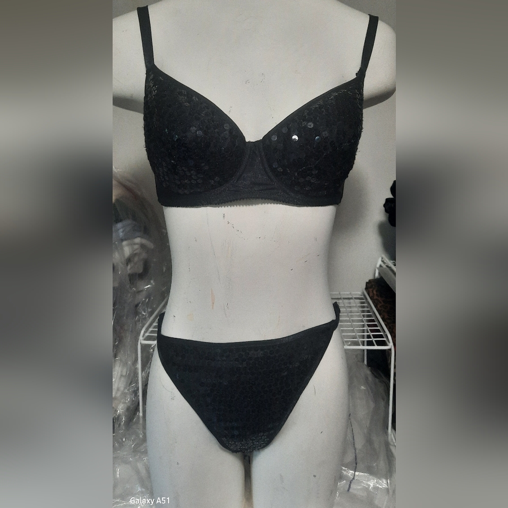 RARE🔥Victoria's Secret Gold Label Sequin-covered Bra & Thong Set 👙